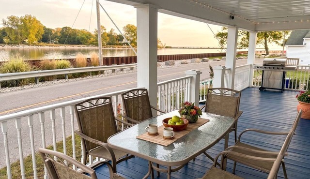 Scenic Waterfront Getaway Steps from a Historic Lighthouse in Ontario, Canada