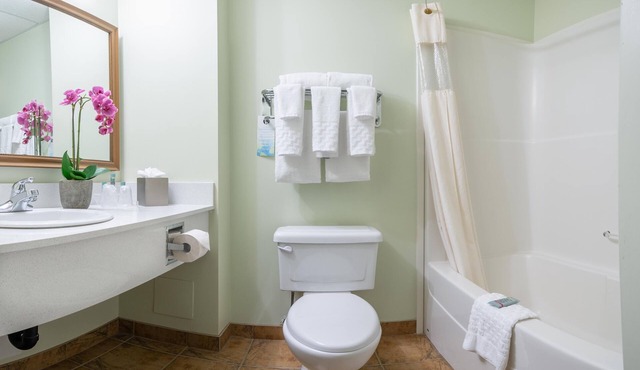 Service Plus Inns and Suites Calgary