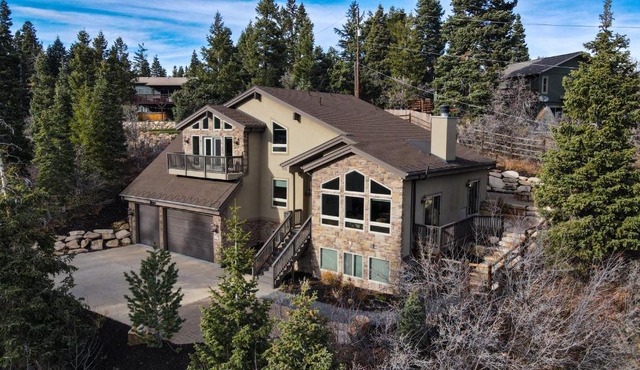 Sleeps 12! Hot Tub, Games & Firepit