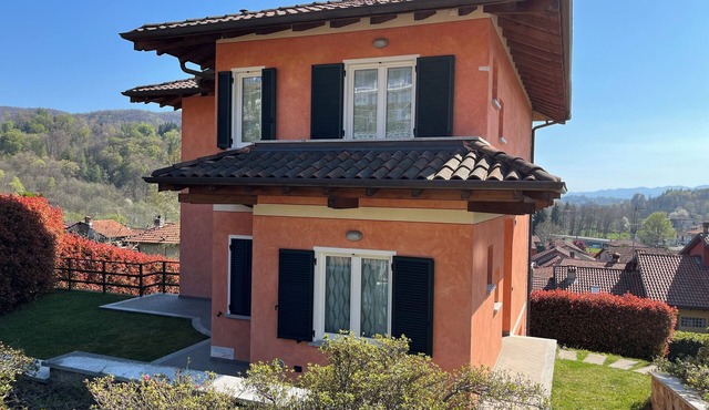 Small villa 10 minutes from Lake Orta