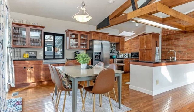 Spacious | High Ceilings | 4 Min to Beaver Creek