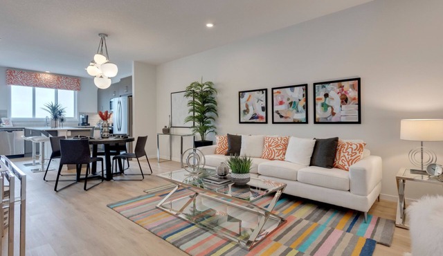 Spacious Modern Home With King Bed & Office