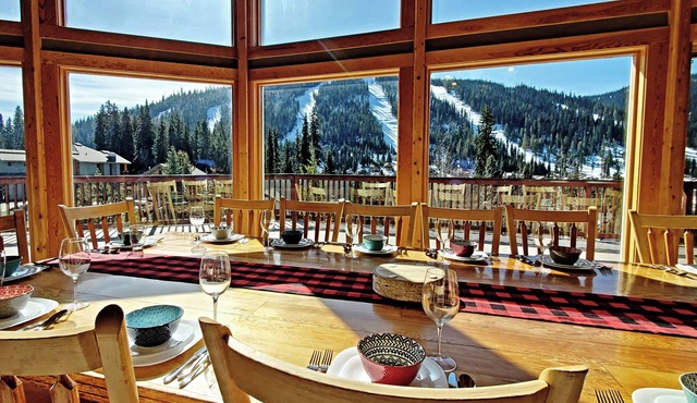 Spacious Pinetree Chalet: Bonus Room +5Ba I Ski-in I Panoramic Mtn View I HotTub