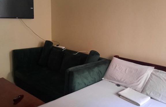 Spacious studio apartment in Bamburi