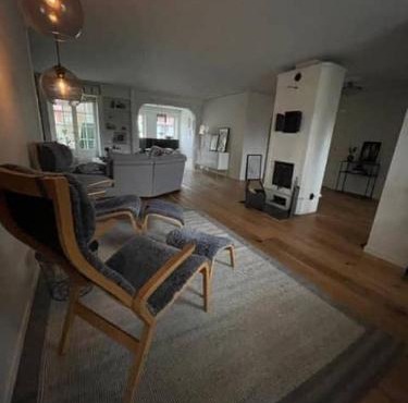 Spacious summer house with outdoor seating area, close to the sea & nature!