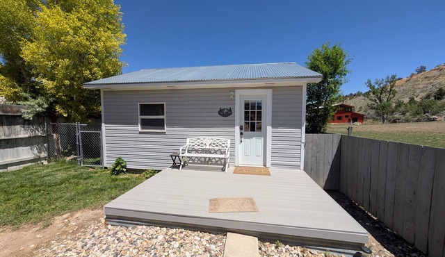 Stan's Hideaway in Tropic 9 miles to Bryce Canyon, Tucked away & private, Unique