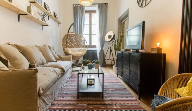 Step to Duomo and All the Sights from Refurbished Apartment