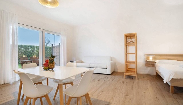 Studio Apartment 'Open Space 2' with Shared Garden, Wi-Fi and Air Conditioning