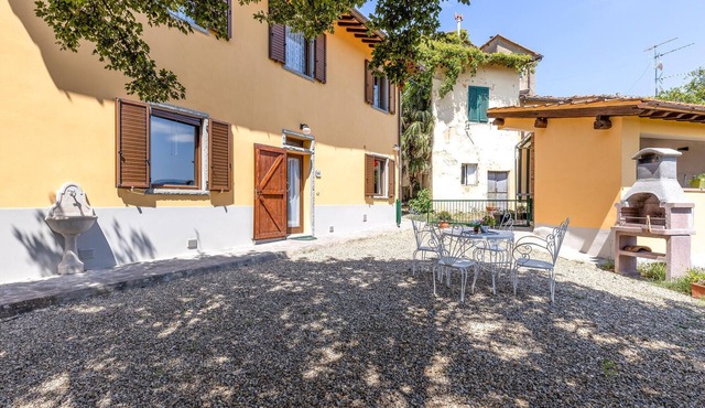 Stunning home in Case Lori
