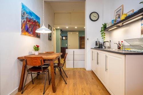 Stylish Private Studio Close to City