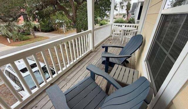Summer's Den 5 Bedroom Home by RedAwning