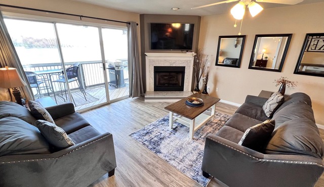 SUNSET VIEW FOR MILES! Main Channel 2 Bed, 2 Bath-Sleeps 6- VERY CLEAN!