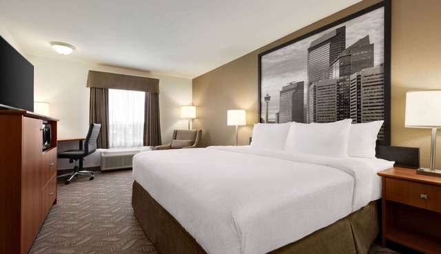 Super 8 by Wyndham Calgary Shawnessy Area