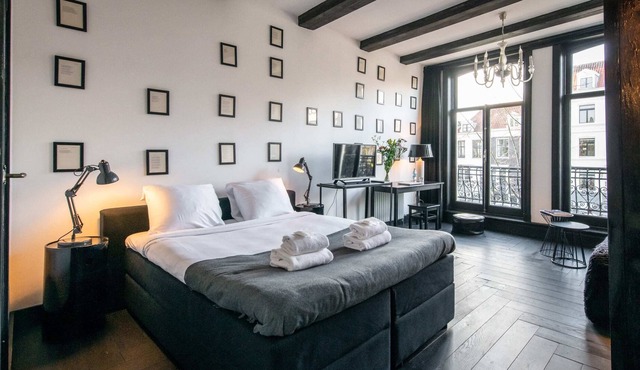 The Black Canal Studio in heart of Amsterdam