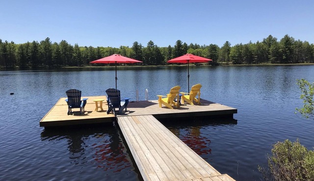 The Hideaway - Waterfront Cottage with private dock on Porter Lake - Muskoka