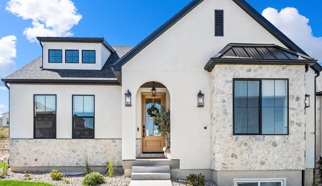 The Hyde Park Mountain Home