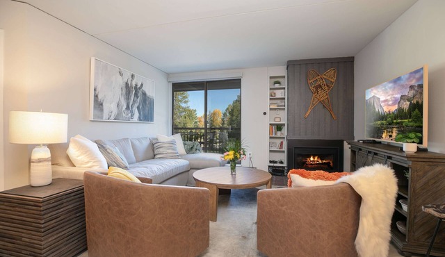 Trails End Alpine Dream Condo: Ski In/Out, Walk to Town