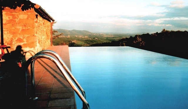 Traumblick in die Toskana vom Häuschen mit Pool auf Hügel zw. Siena u. Florenz