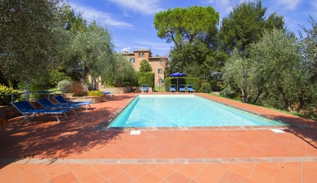 Typical villa with private swimming pool and large park. Perfect for large groups and family reaunio