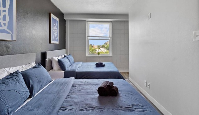 Upscale 2 Bed Suite — Mins to Downtown Cincinnati!