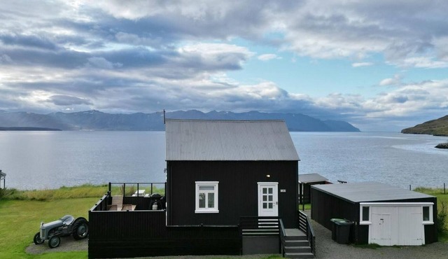 Vellir- Home with a view