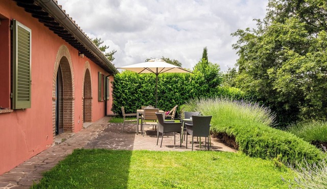 Villa Basilico - Cignella Resort Chalet in Tuscany