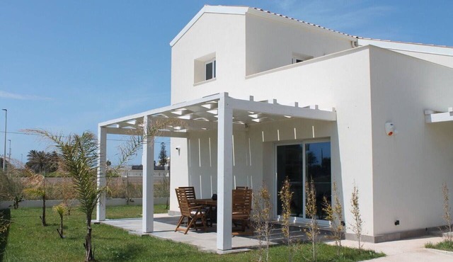 Villa in Caucana with 2 bedrooms sleeps 4