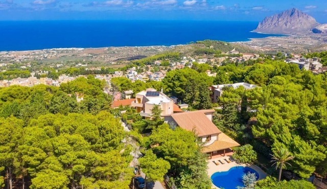 Villa Paparella with pool near Trapani