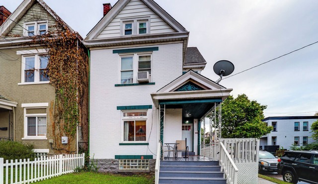 Walk to University of Cincinnati: Historic Home!