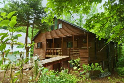 Warm Spacious Forest Chalet & Private Onsen