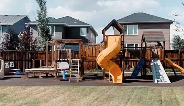 Welcome to your stylish and comfortable retreat in Calgary.