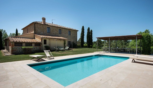 Wonderful private villa for 24 people with private pool, WIFI, A/C, TV, patio and panoramic view