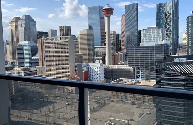 1 bedroom high floor condo with beautiful downtown view