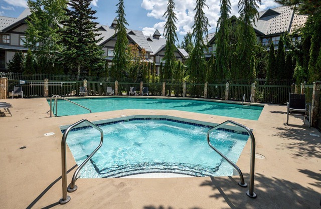 1BR | Northstar | King Bed | Village Location | Pool and Hot Tub | Secure and Free Parking