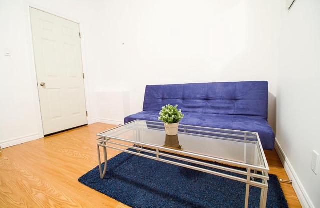 2 Bedroom apt near Kensington market unit 9