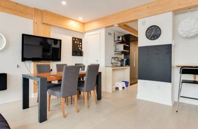 2 Bedroom in downtown Montreal steps from Old Montreal