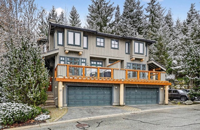 3 BR Ski in/out townhouse with Hot tub