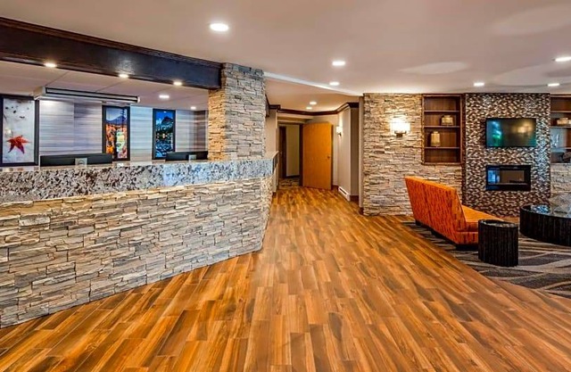 3-Star Hotel ∙ Best Western Plus Country Meadows Inn