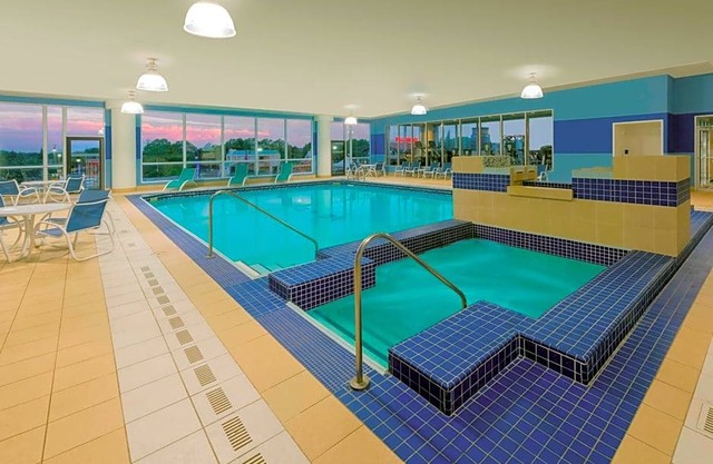 3-Star Hotel ∙ Four Points by Sheraton Niagara Falls Fallsview