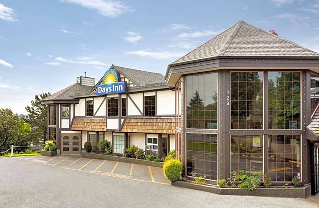 3-Star Hotel ∙ Days Inn by Wyndham Victoria Uptown