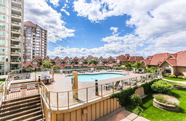 #312 Sunset Waterfront Resort Luxury Two Level Townhome