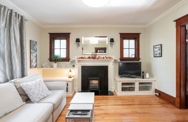 4 Bedroom North End Home near the lovely Hydrostone Market