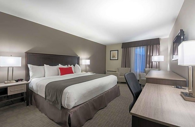 4-Star Hotel ∙ Chateau Bedford Trademark Collection by Wyndham