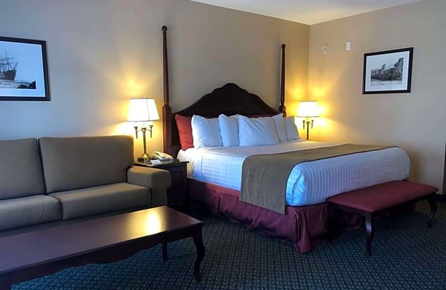 4-Star Hotel ∙ Chateau Saint John Trademark Collection by Wyndham