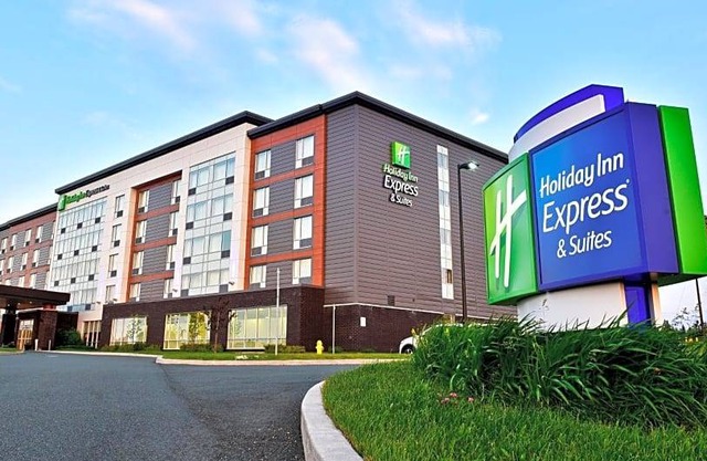 4-Star Hotel ∙ Holiday Inn Express & Suites St. John's Airport, an IHG Hotel