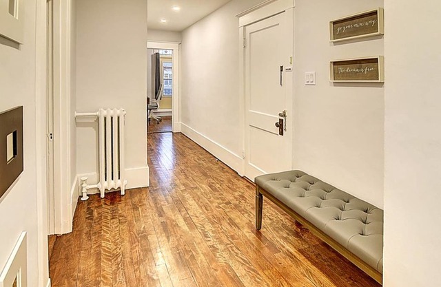 5 Bedroom family home in Outremont W/3 Parkings