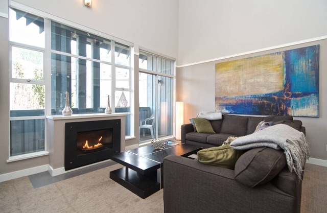 5 star unit at Base of Mountain. Executive Condo- Walk to lifts + amenities- NOTE: POOL CLOSURE ALL