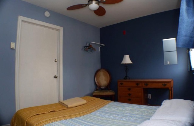 Auberge Jeunesse à Loulou - Double Private Room #A9 with Balcony