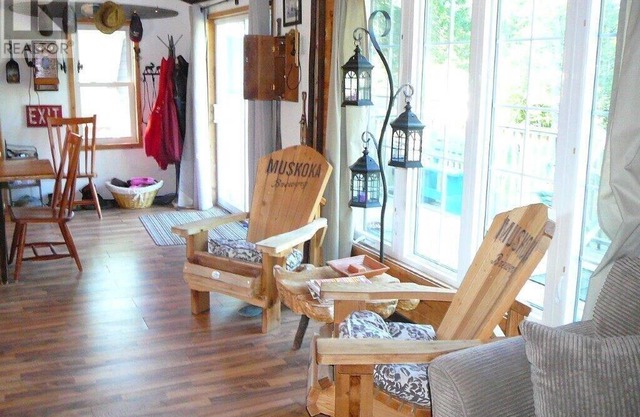 Beautiful 3 Bdrm + Bunkie Waterfront Cottage Near Gull Lake