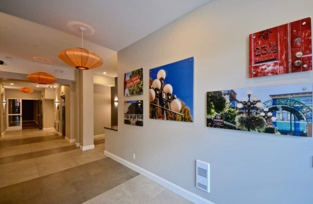 Beautiful 5 Star Apartment minutes from City Centre, Vancouver Island Apartment 1001